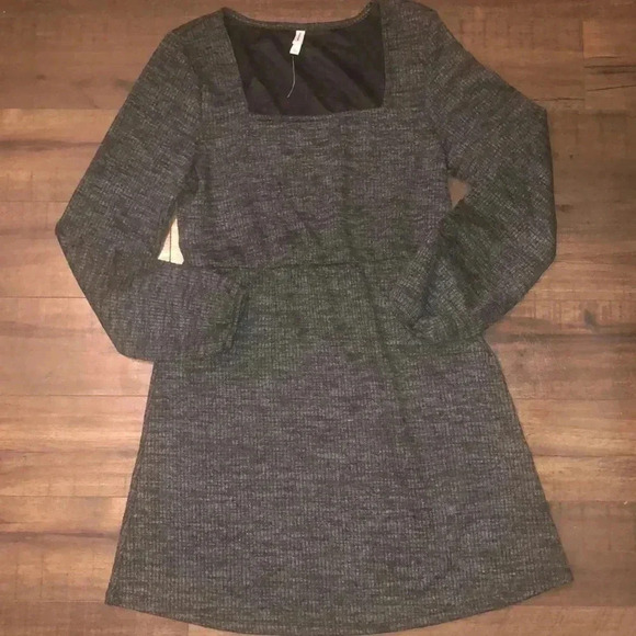 Xhilaration Women’s Gray Long Sleeve Square Neck Mini Dress - Picture 5 of 7